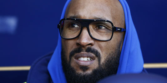 ANELKA expulsé de l'équipe de France. + Exclusif : Nicolas Anelka s'explique (2 articles)